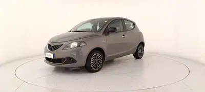 Lancia Ypsilon 1.0 FireFly 5 porte S&S Hybrid Gold Plus del 2024 usata a Montebelluna