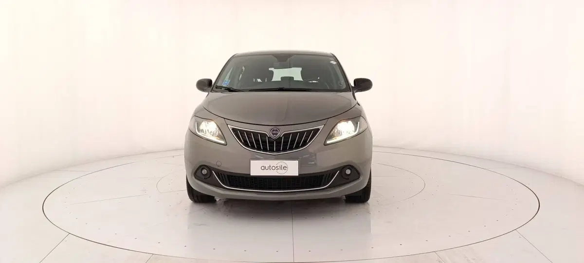 Lancia Ypsilon usata a Treviso (2)