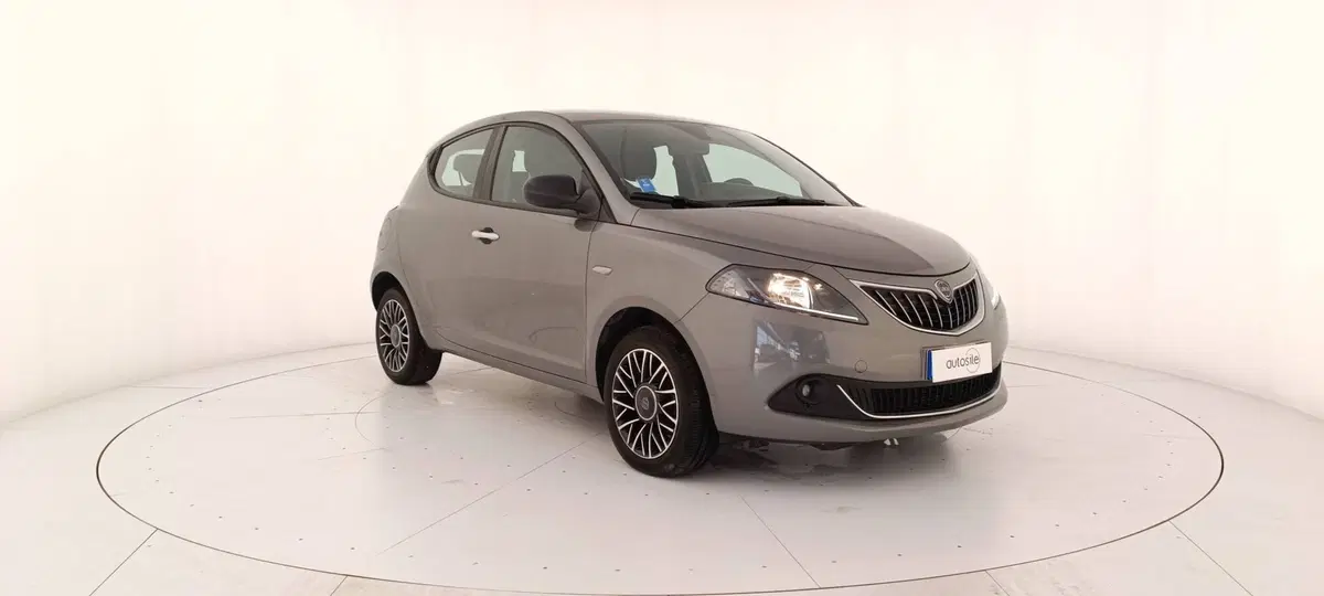Lancia Ypsilon usata a Treviso (3)