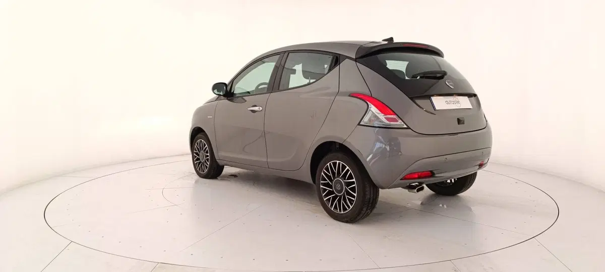 Lancia Ypsilon usata a Treviso (4)
