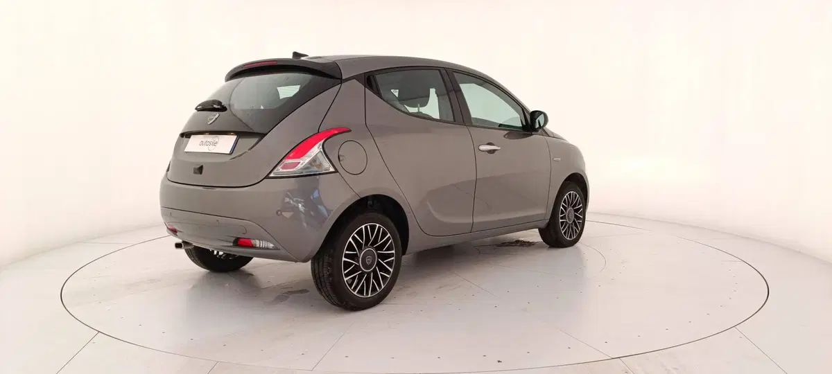 Lancia Ypsilon usata a Treviso (6)