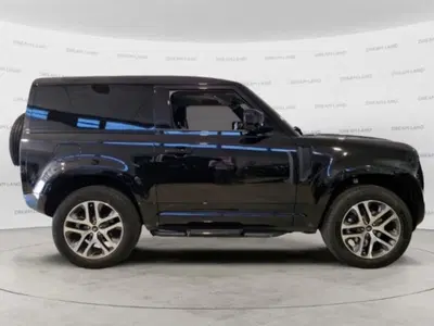 Land Rover Defender 90 3.0d i6 mhev X-Dynamic SE awd 250cv auto del 2025 usata a Livorno