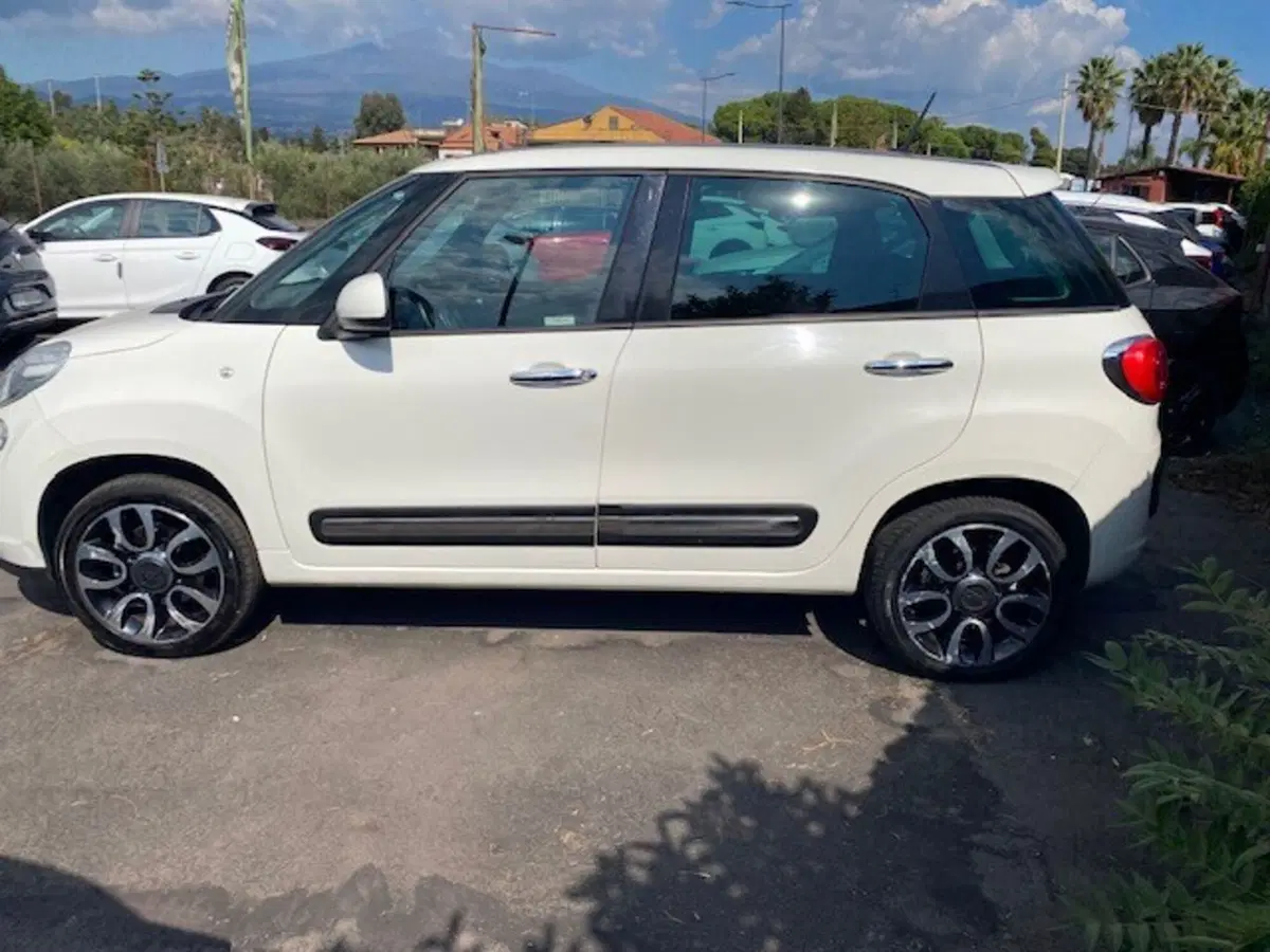 Fiat 500L usata a Catania (3)