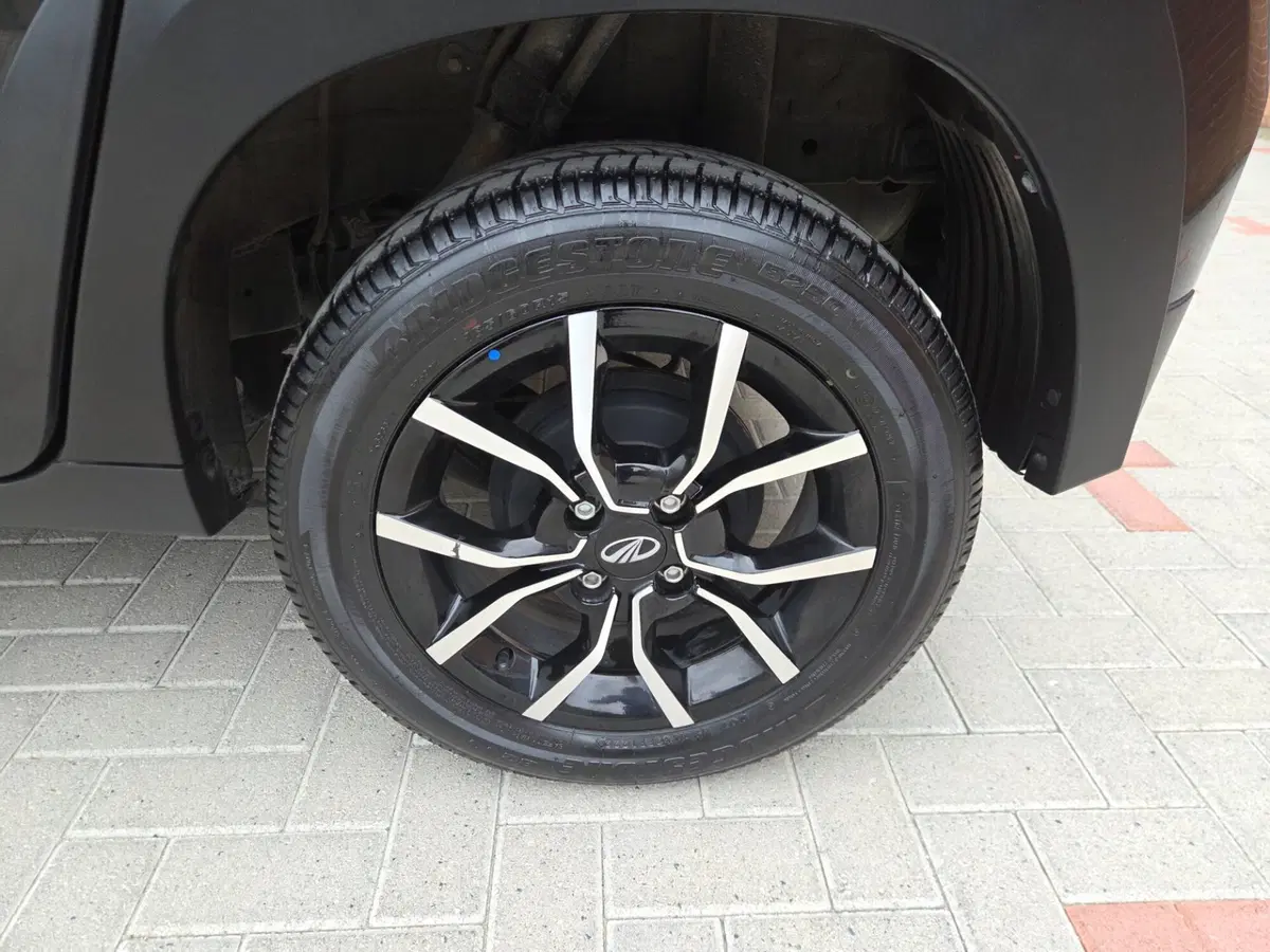 Mahindra KUV100 usata a Torino (16)