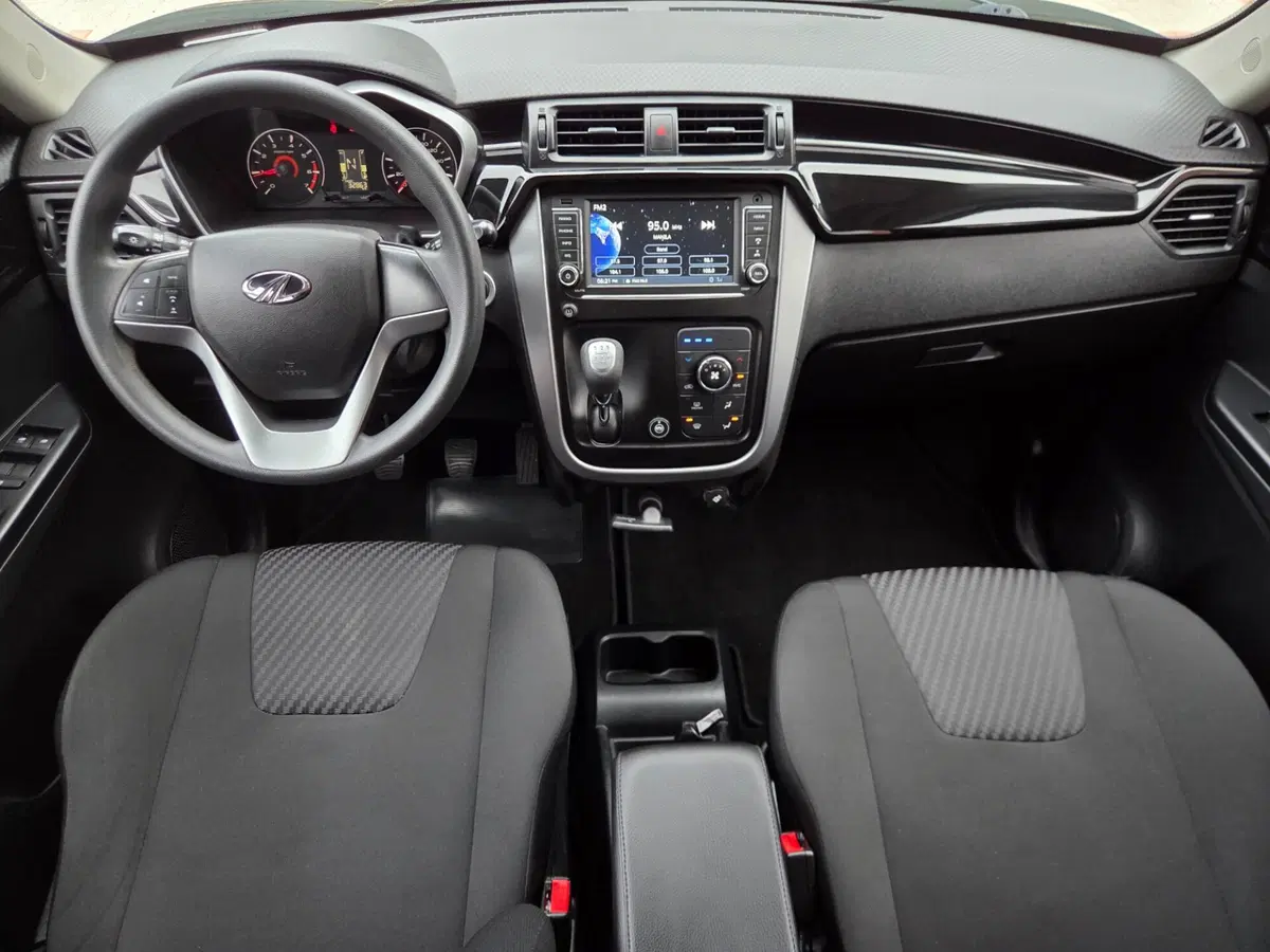 Mahindra KUV100 usata a Torino (9)