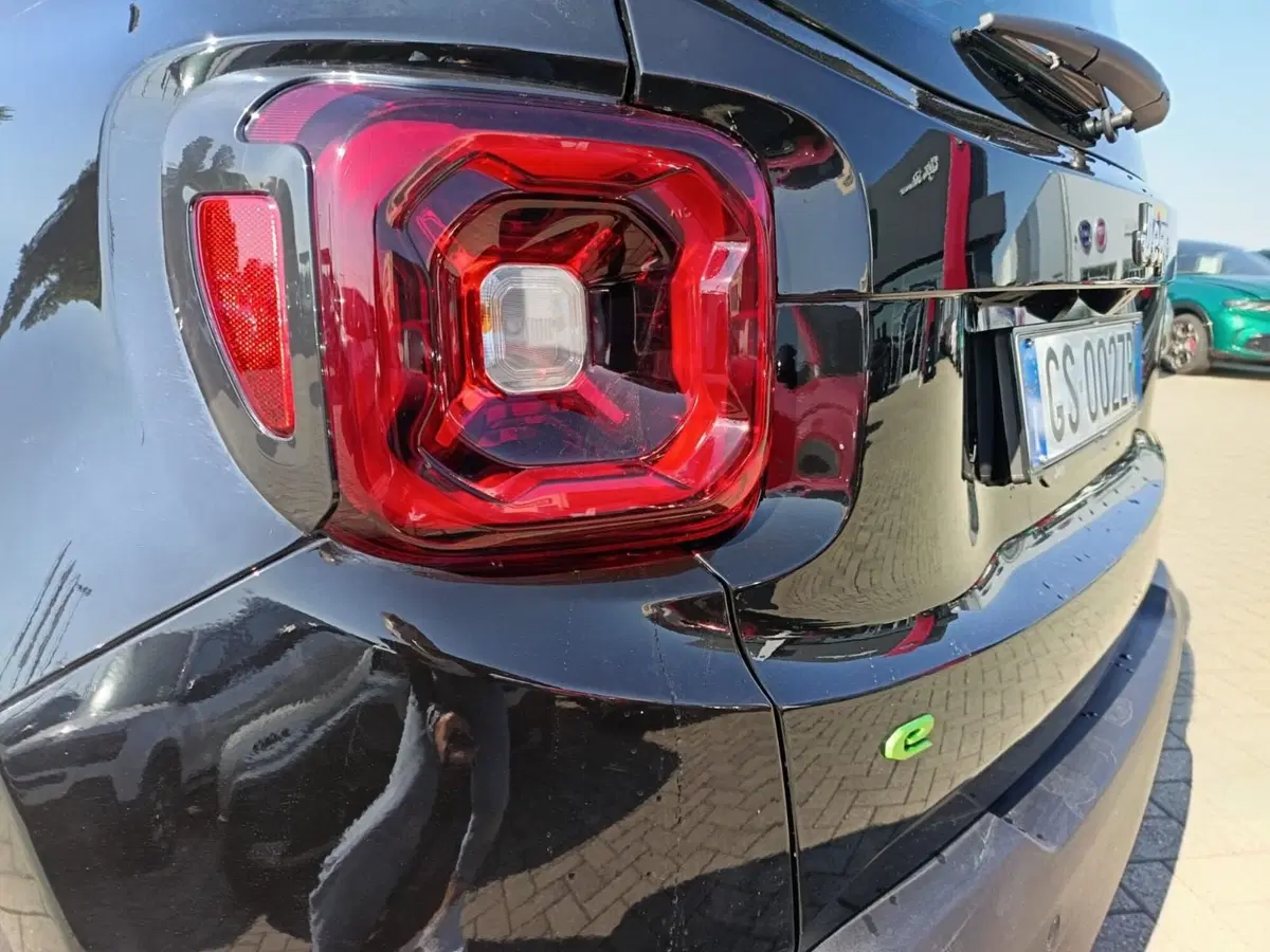 Jeep Renegade nuova a Alessandria (12)