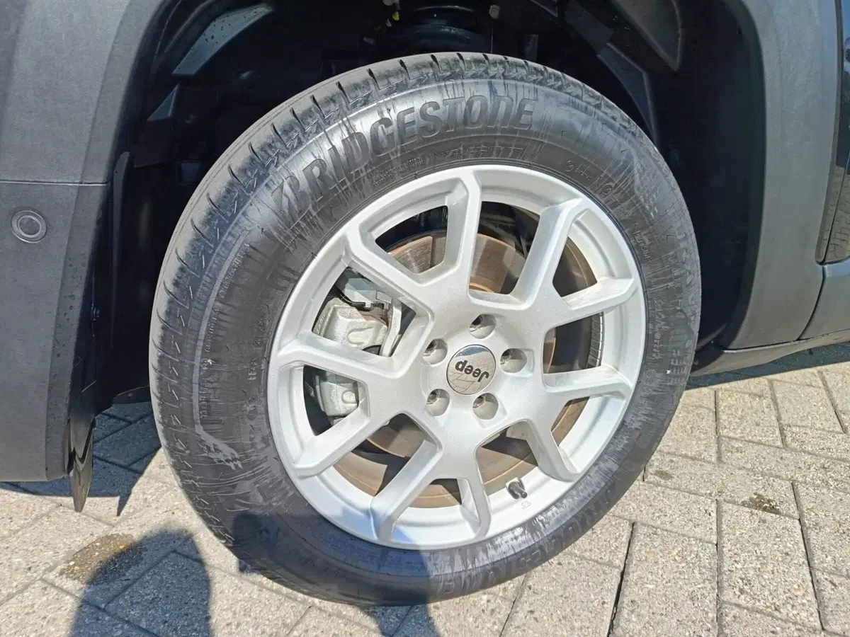 Jeep Renegade nuova a Alessandria (13)