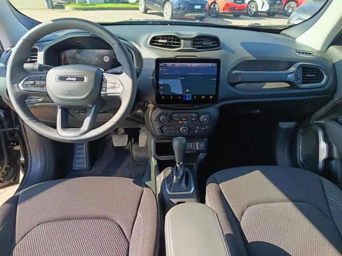 Jeep Renegade nuova a Alessandria (16)