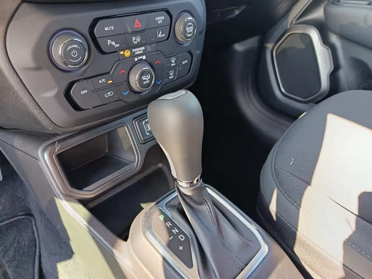 Jeep Renegade nuova a Alessandria (20)