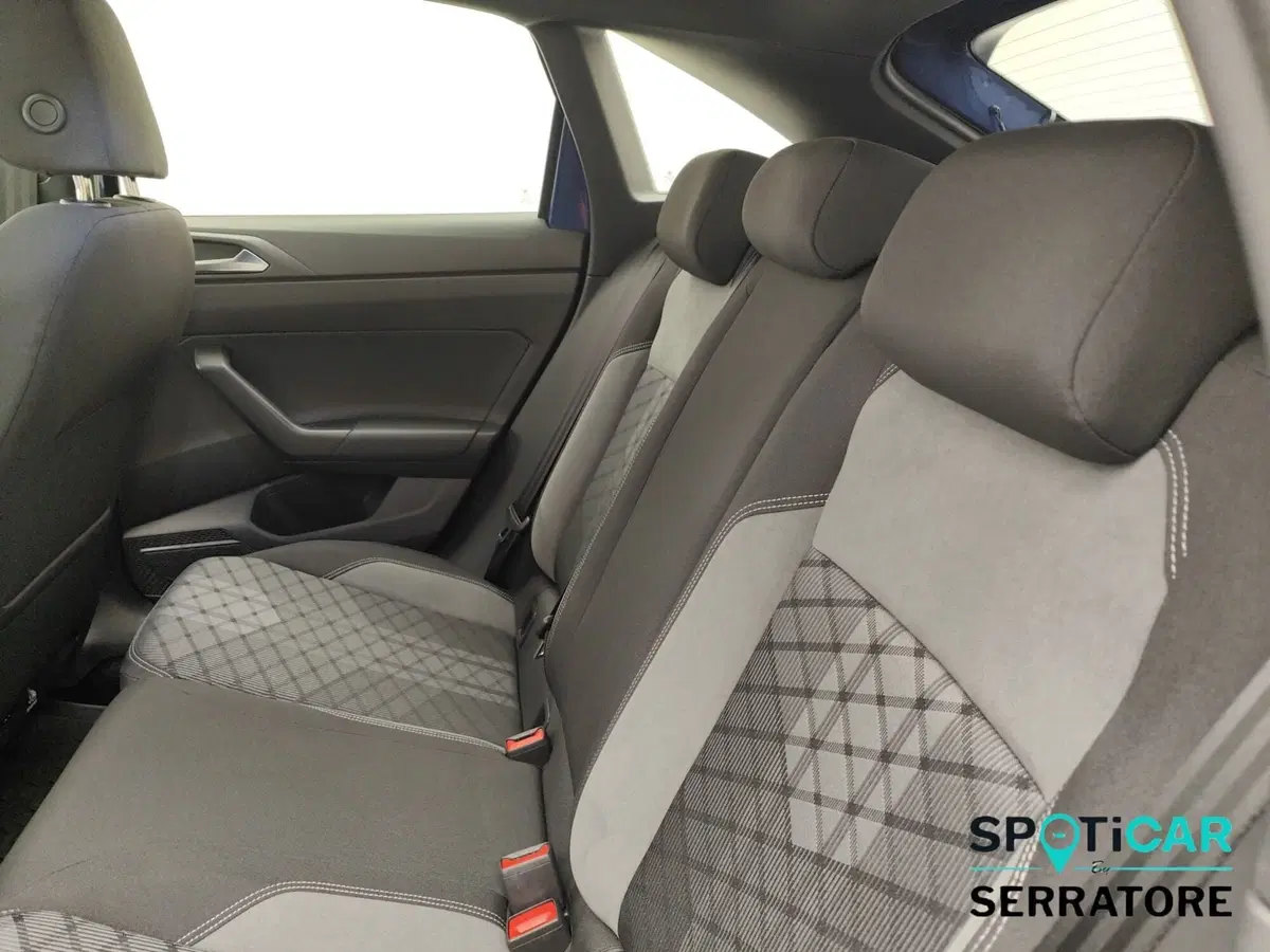 Volkswagen Taigo usata a Como (13)