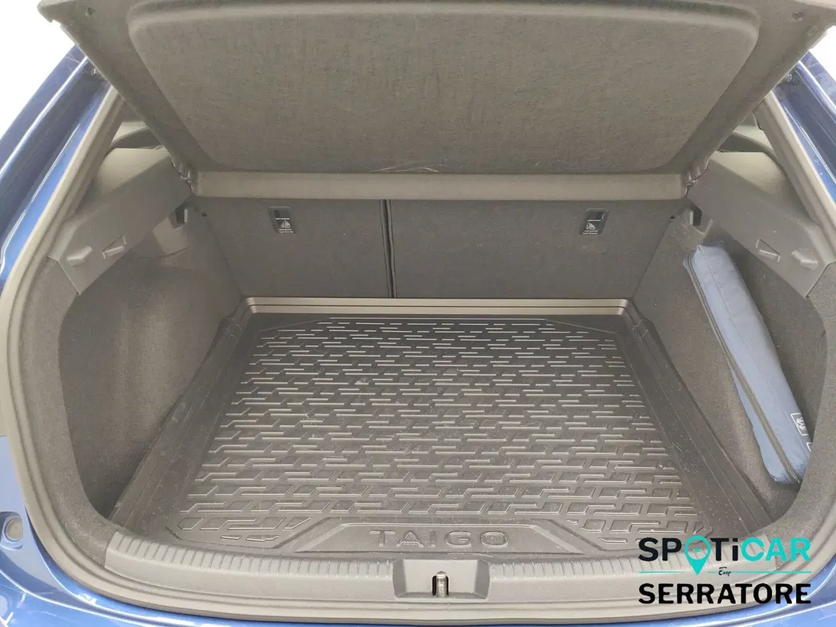 Volkswagen Taigo usata a Como (17)