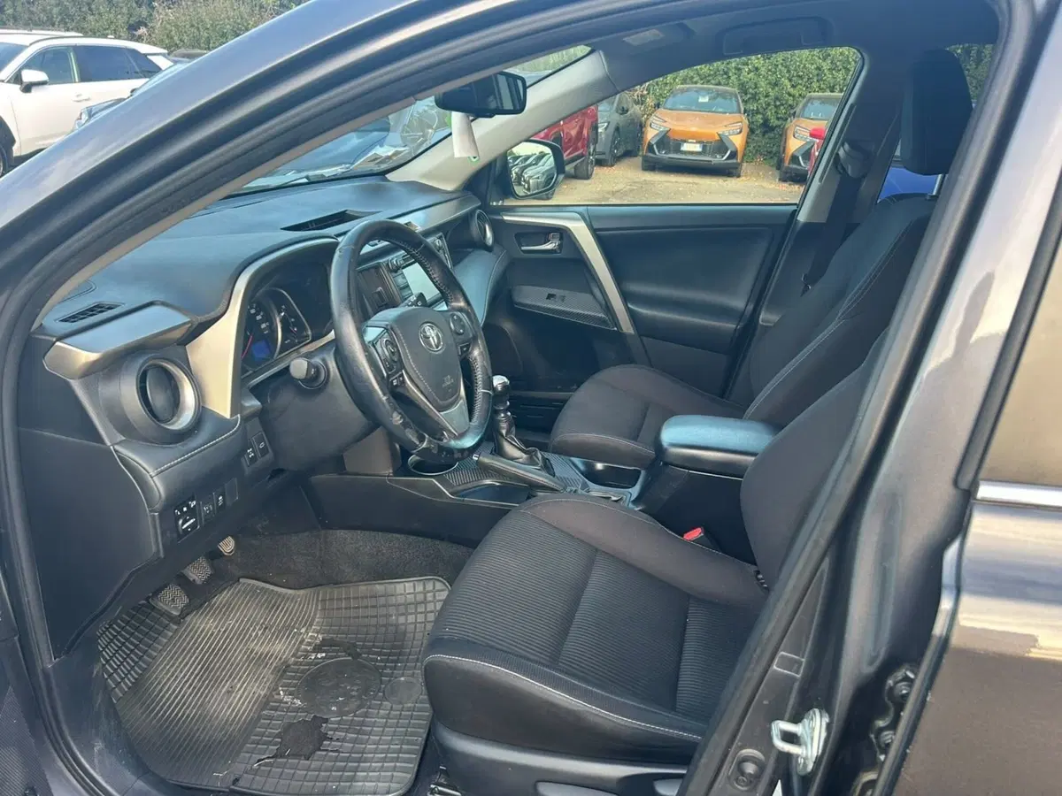 Toyota Rav4 usata a Piacenza (15)