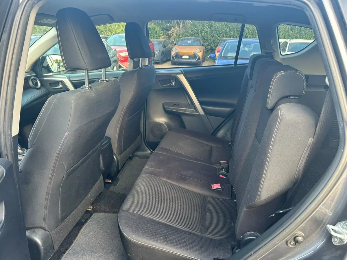 Toyota Rav4 usata a Piacenza (9)