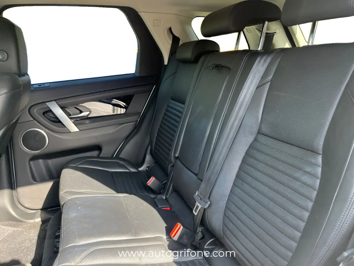 Land Rover Discovery Sport usata a Modena (13)