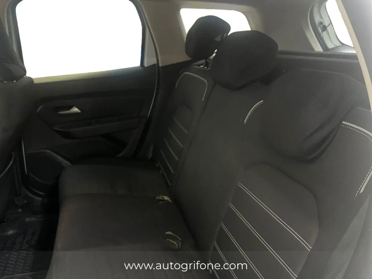 Dacia Duster usata a Modena (13)
