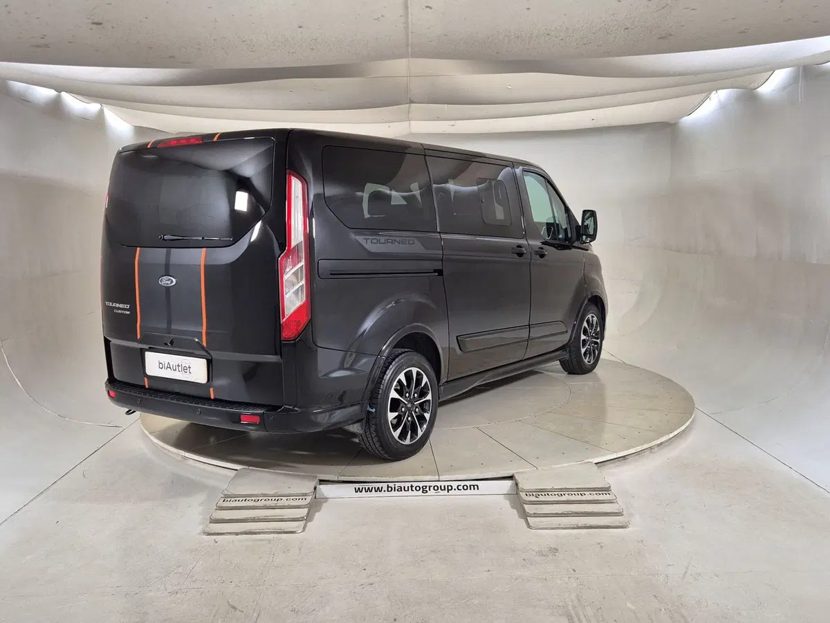 Ford Tourneo Custom usata a Torino (4)