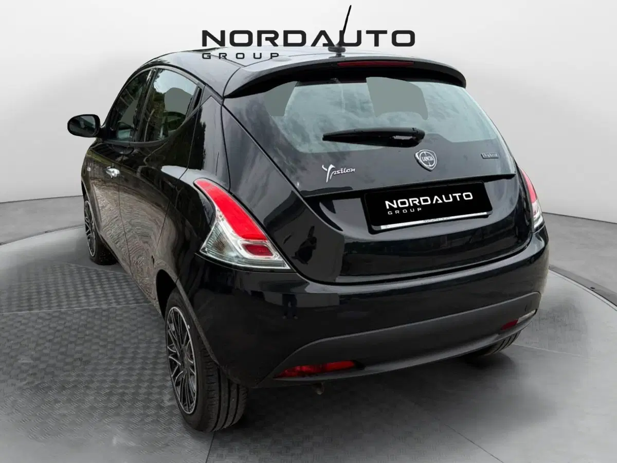 Lancia Ypsilon usata a Belluno (3)
