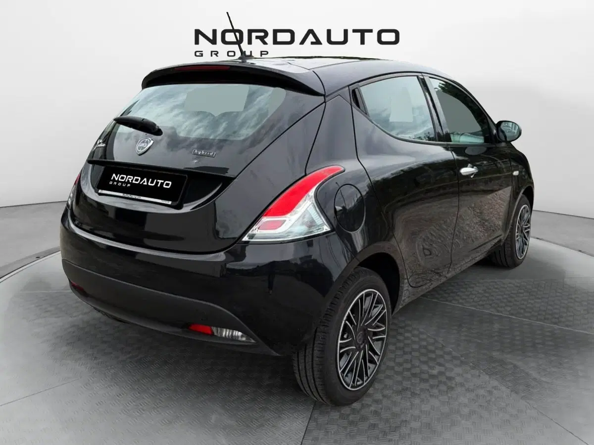 Lancia Ypsilon usata a Belluno (4)