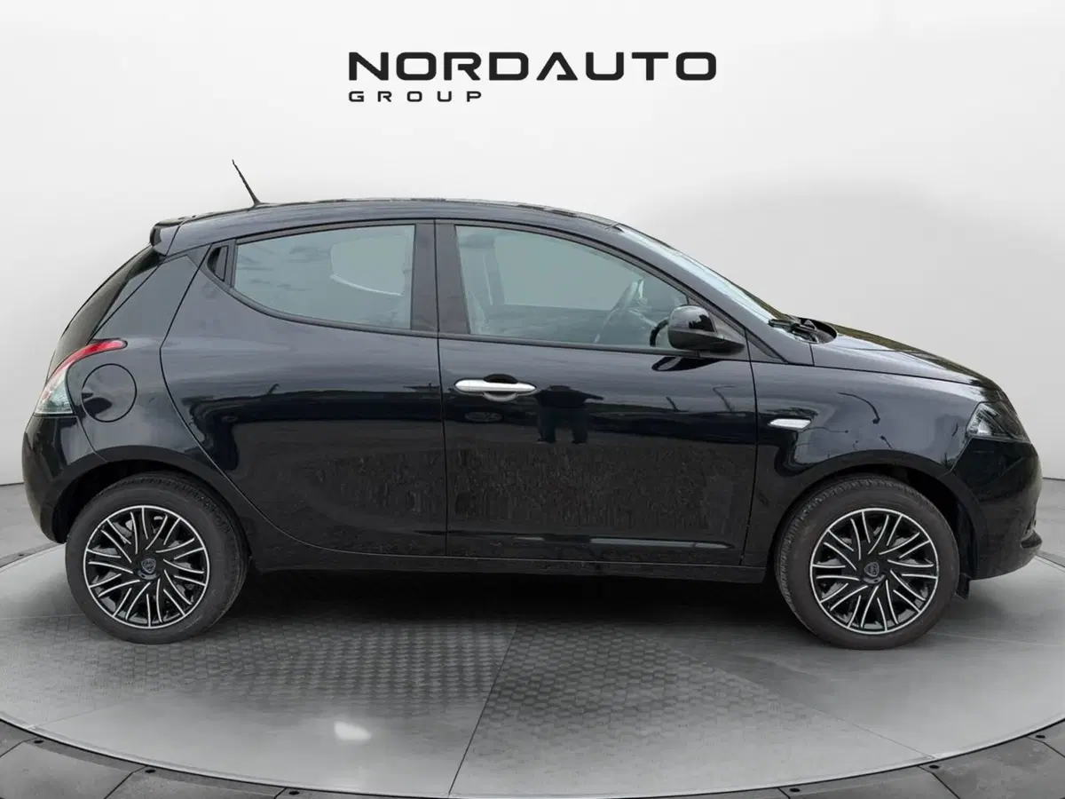 Lancia Ypsilon usata a Belluno (5)