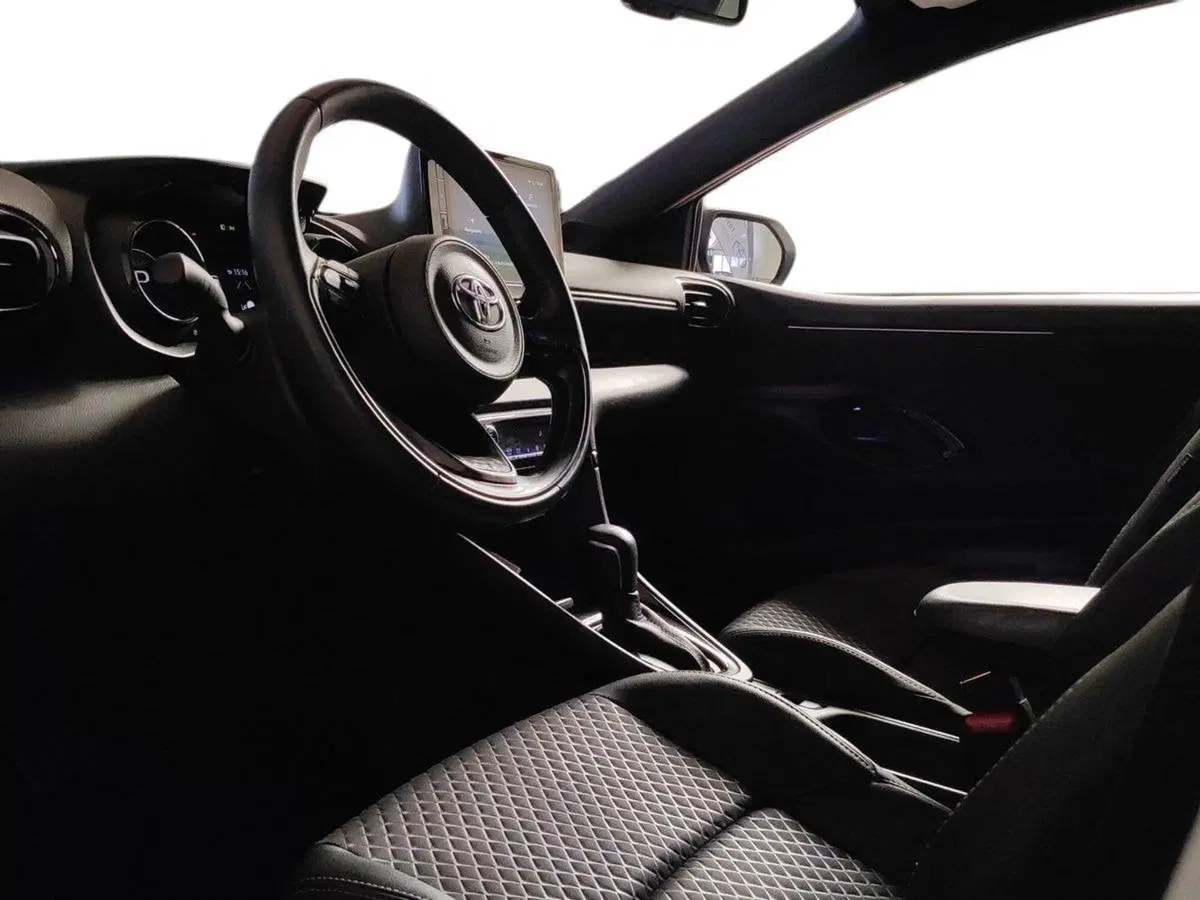 Toyota Yaris usata a Milano (8)