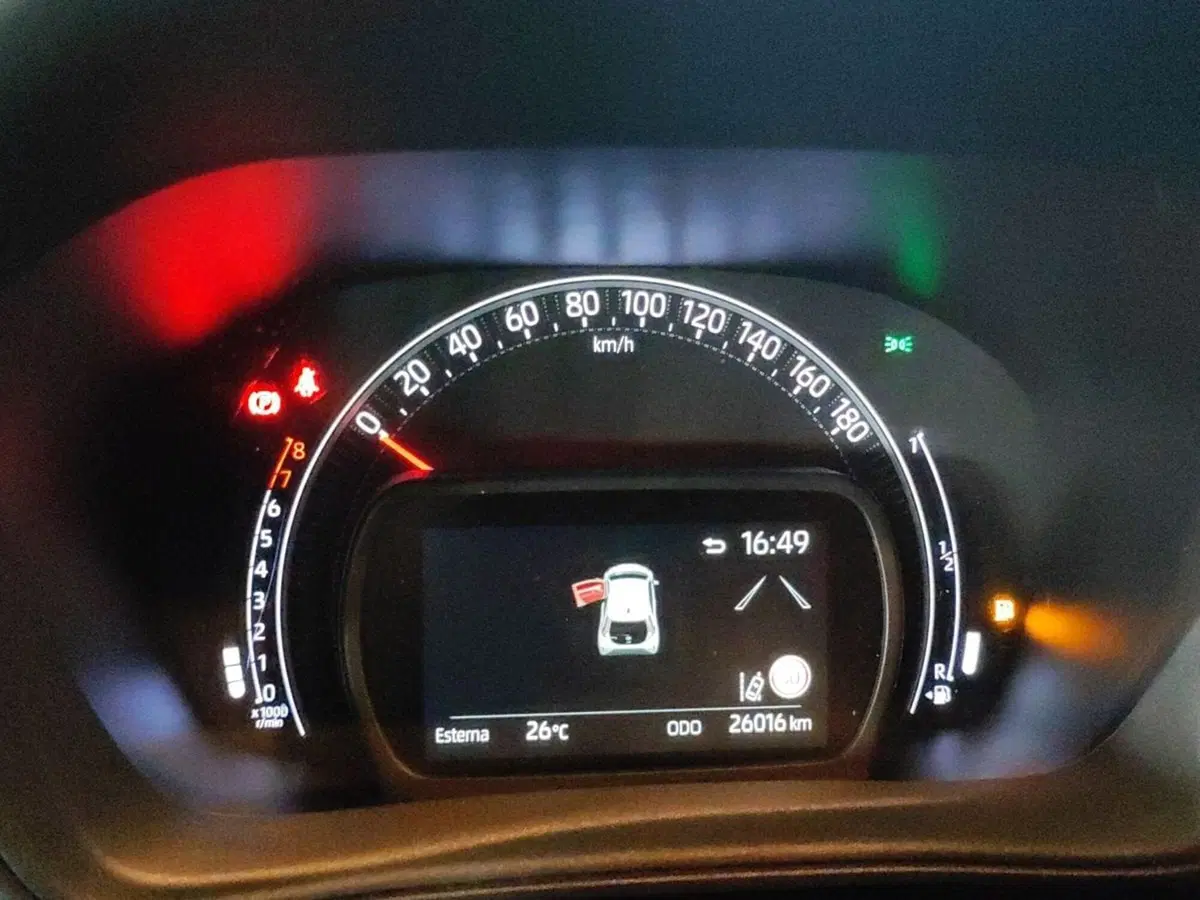 Toyota Aygo X usata a Milano (9)