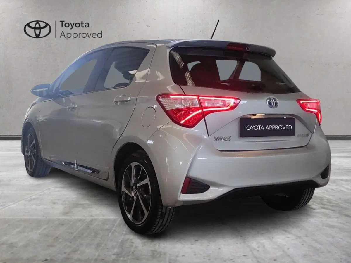 Toyota Yaris usata a Milano (6)