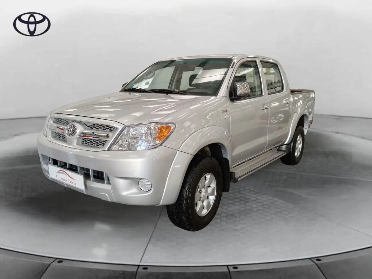 Toyota Hilux usata a Roma