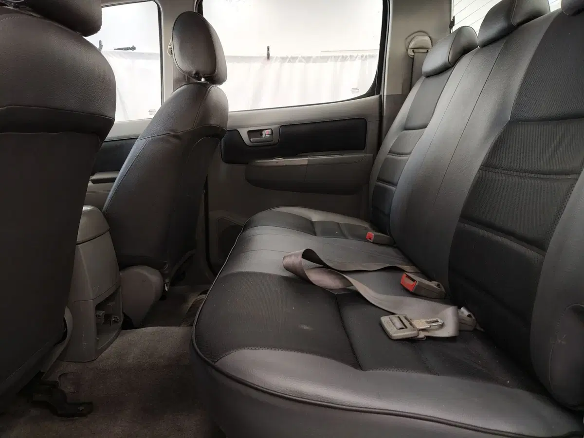 Toyota Hilux usata a Roma (14)