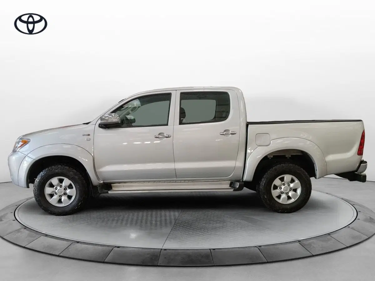 Toyota Hilux usata a Roma (2)