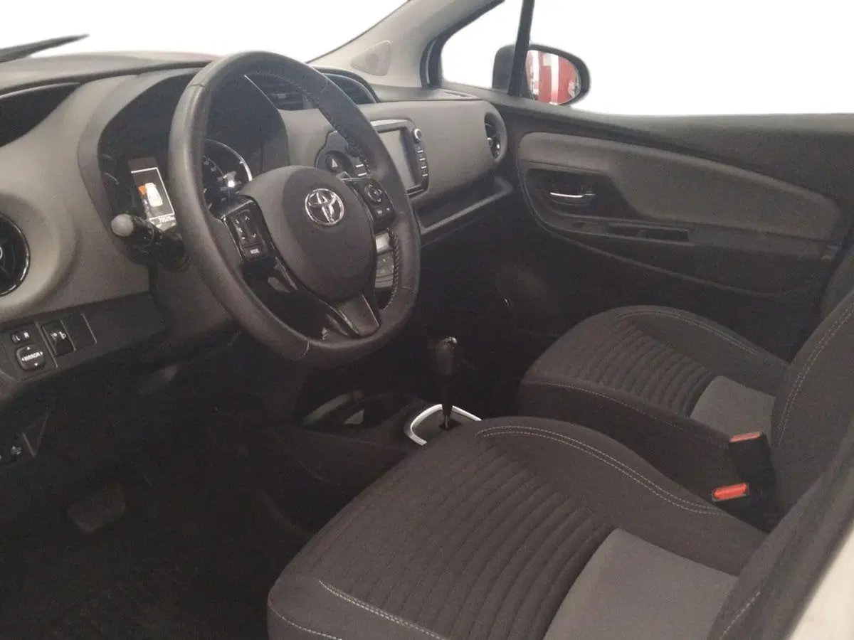 Toyota Yaris usata a Roma (7)