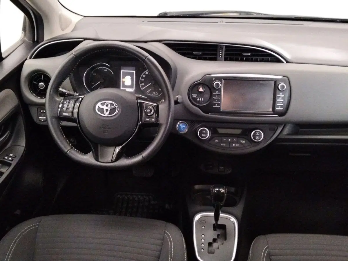 Toyota Yaris usata a Roma (8)