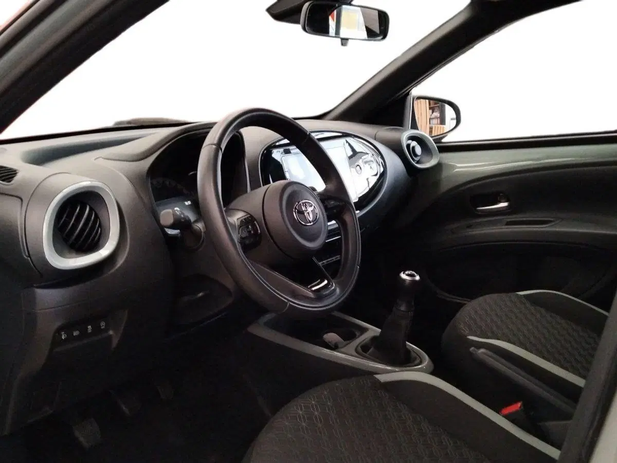 Toyota Aygo X usata a Roma (6)
