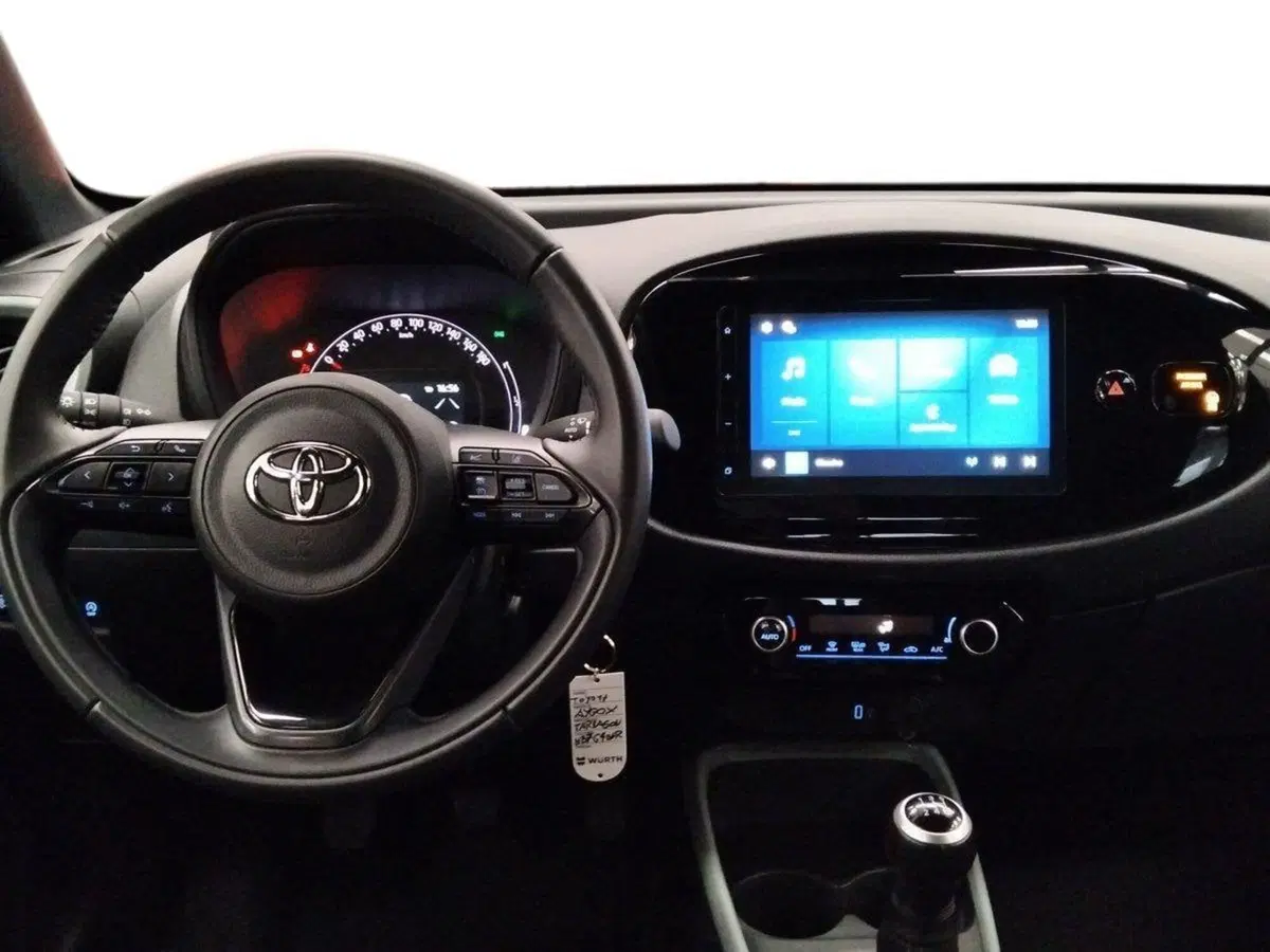 Toyota Aygo X usata a Roma (7)
