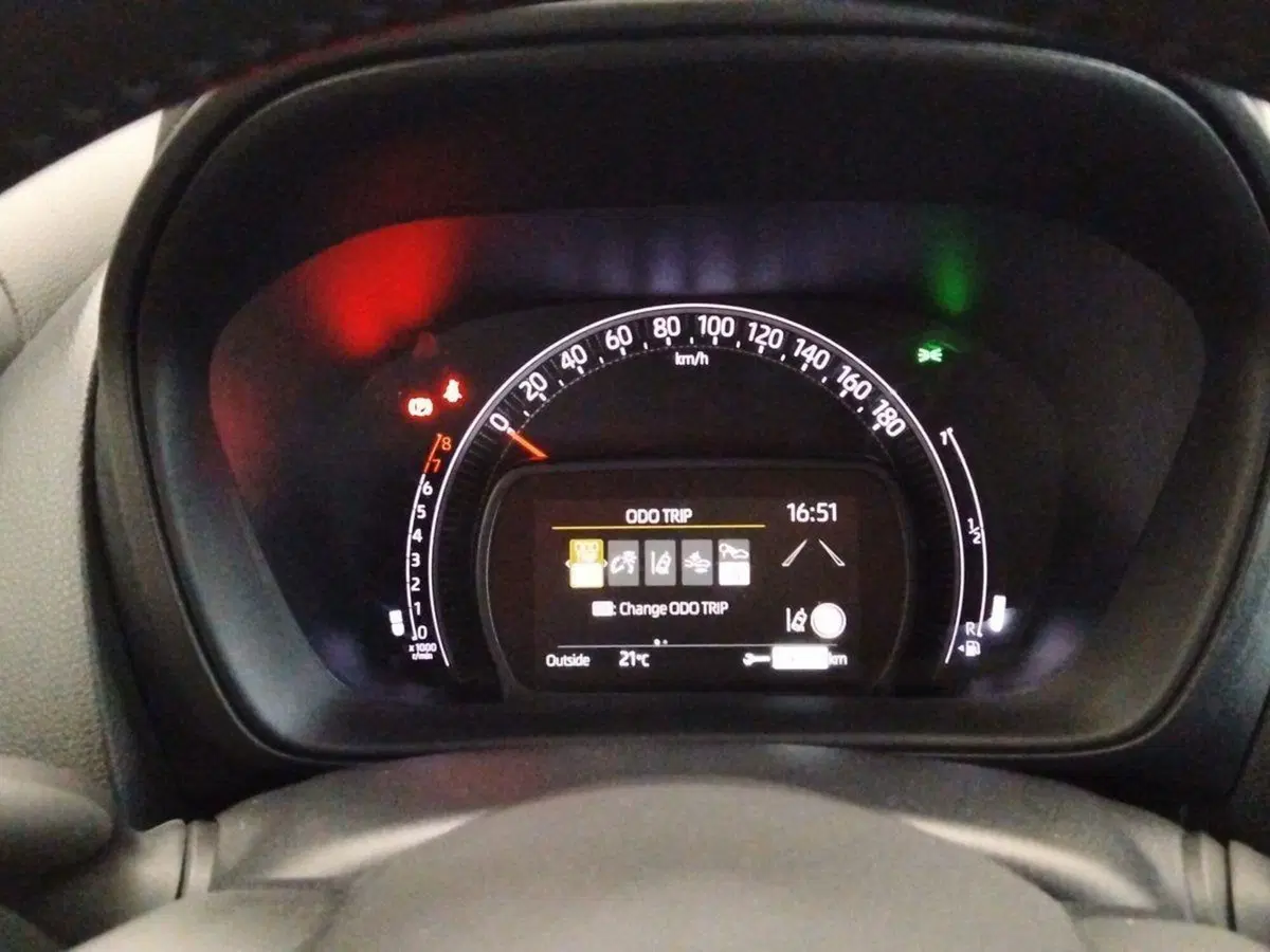 Toyota Aygo X usata a Roma (8)