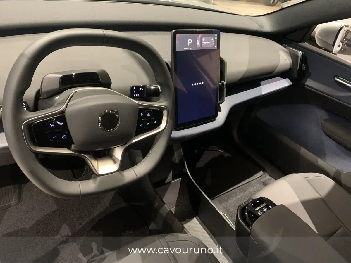 Volvo EX30 nuova a Ferrara (10)