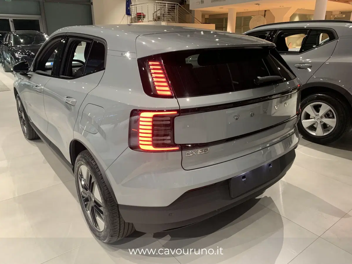 Volvo EX30 nuova a Ferrara (12)