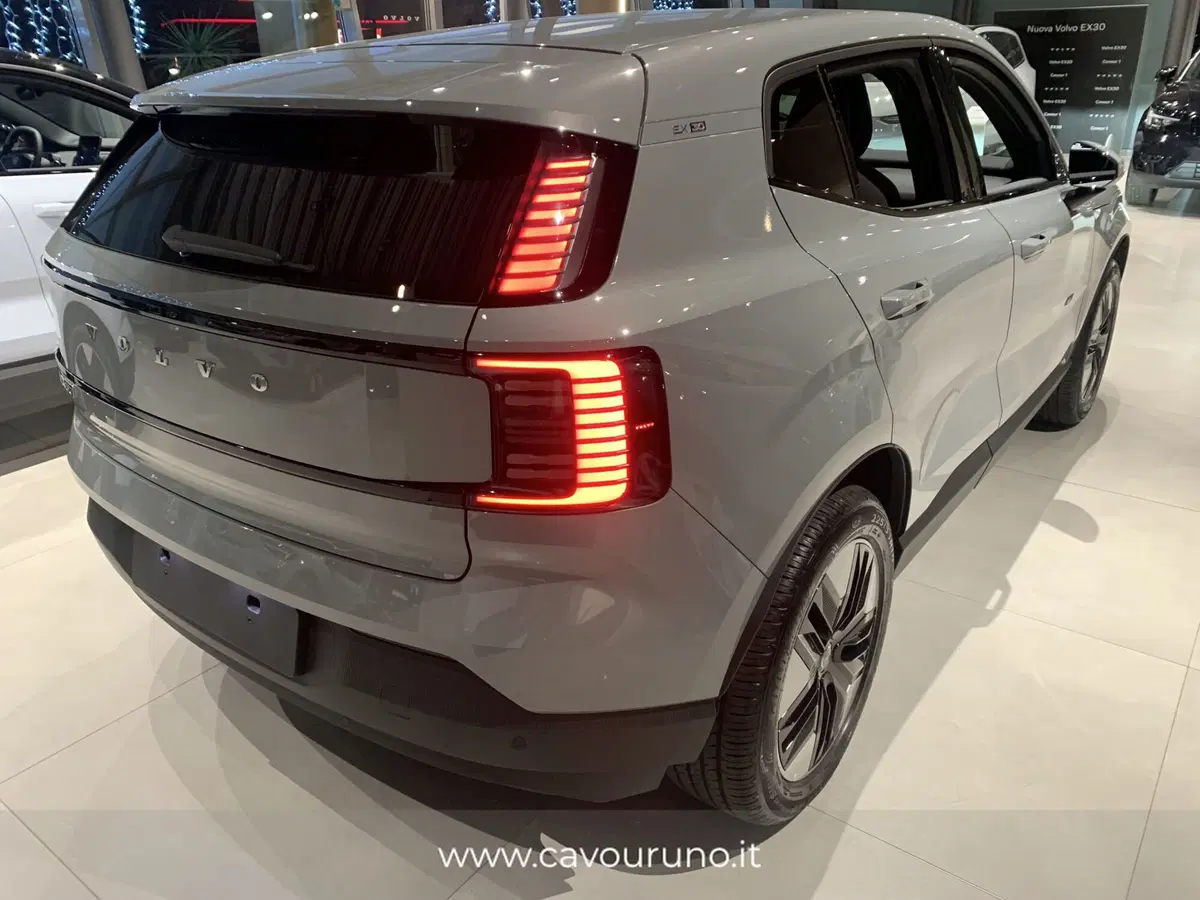 Volvo EX30 nuova a Ferrara (14)