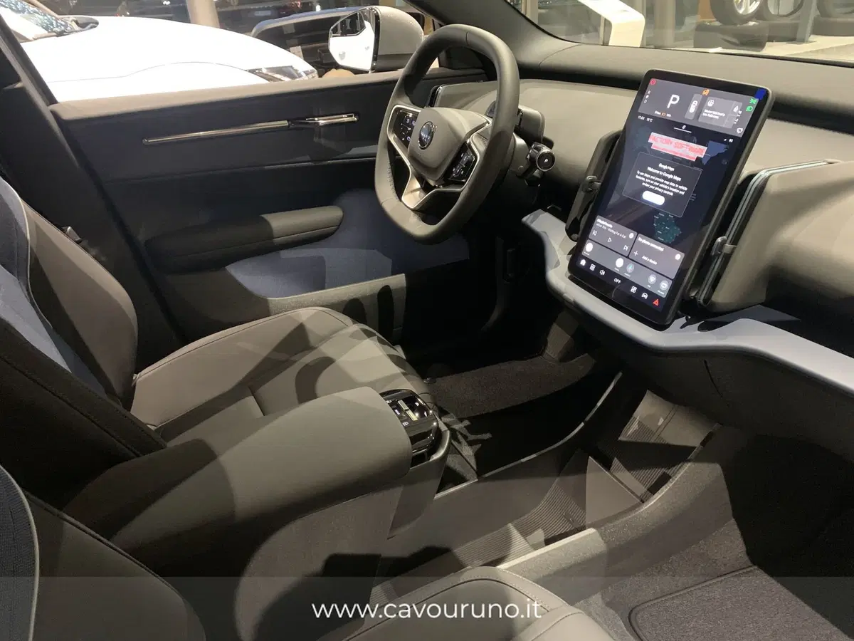 Volvo EX30 nuova a Ferrara (15)