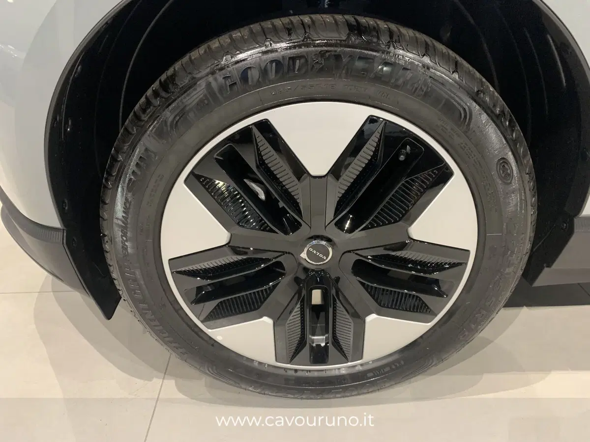 Volvo EX30 nuova a Ferrara (5)