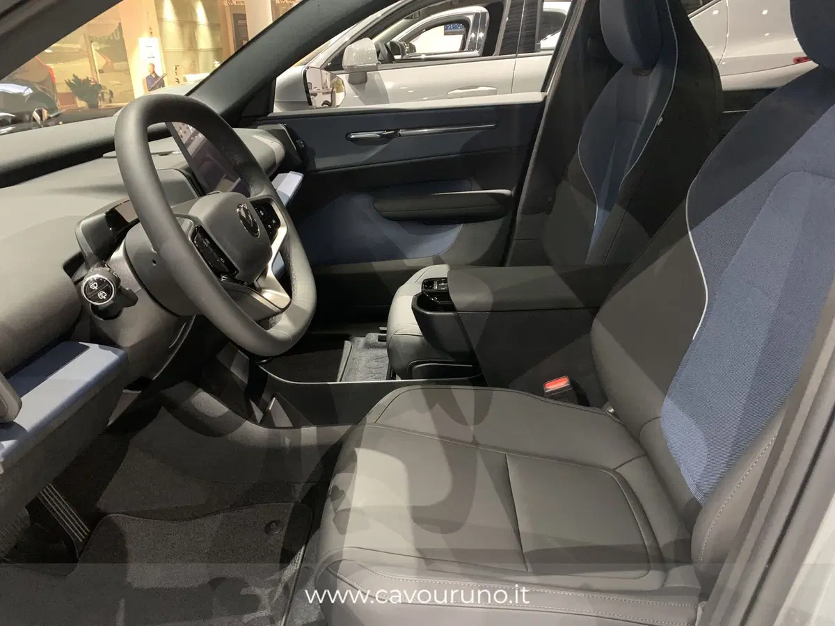 Volvo EX30 nuova a Ferrara (7)