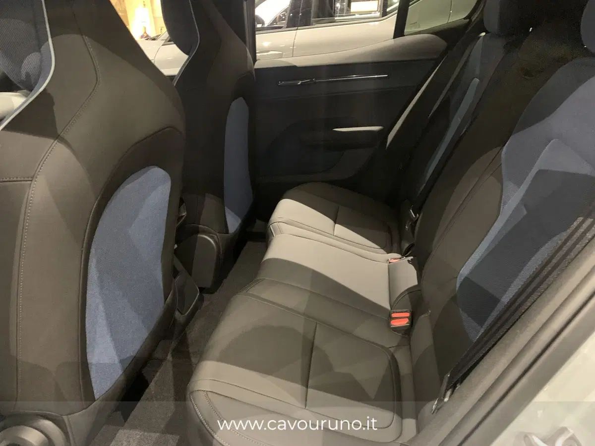 Volvo EX30 nuova a Ferrara (8)