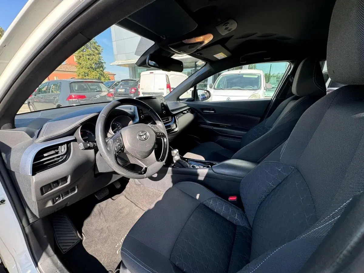 Toyota Toyota C-HR usata a Modena (12)