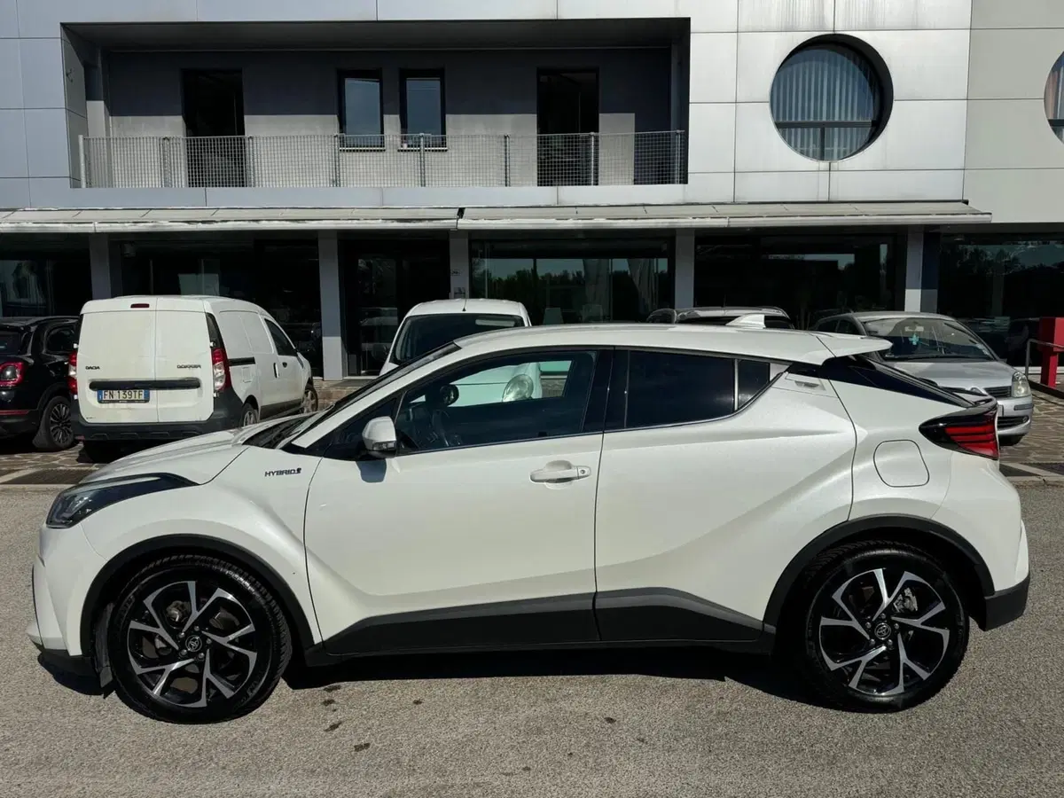 Toyota Toyota C-HR usata a Modena (9)