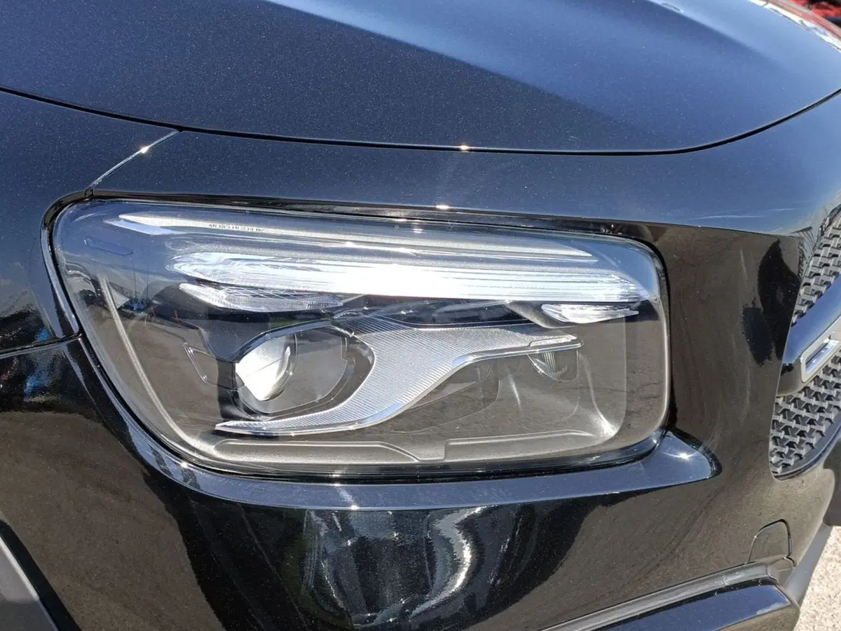 Mercedes-Benz GLB usata a Bari (7)