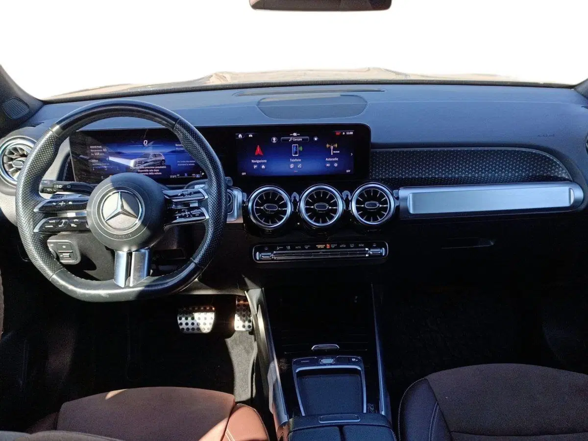 Mercedes-Benz GLB usata a Bari (9)