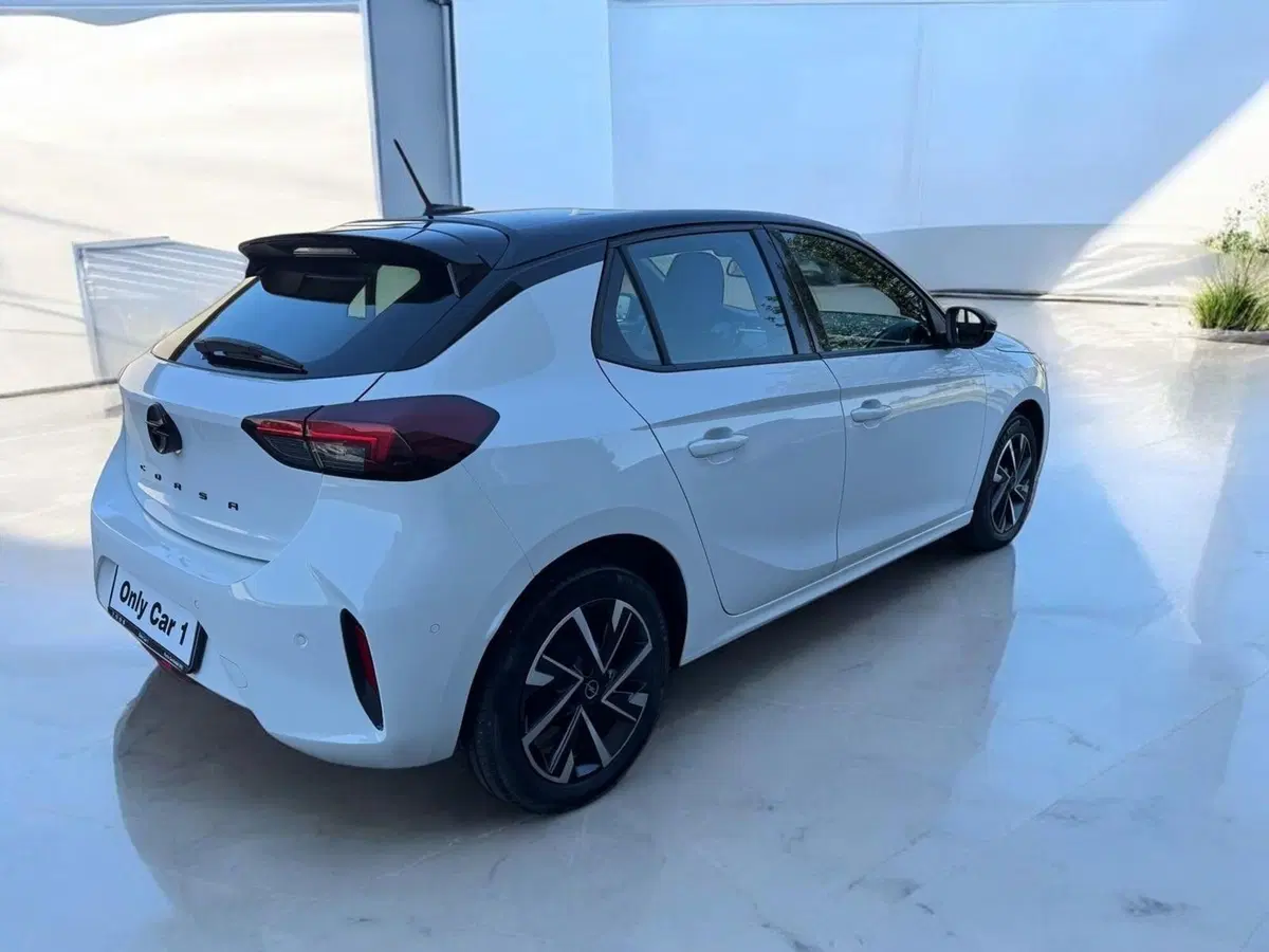 Opel Corsa nuova a Ferrara
