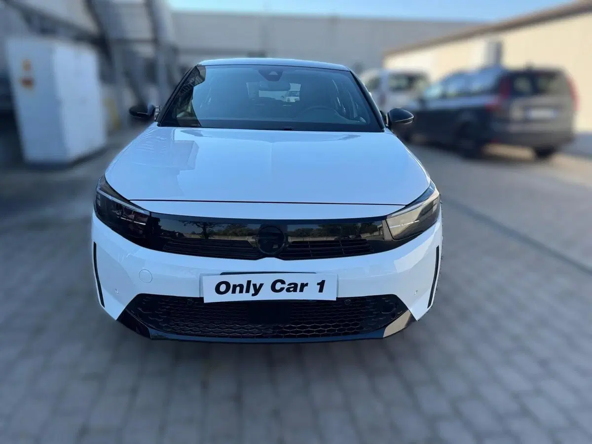 Opel Corsa nuova a Ferrara (3)