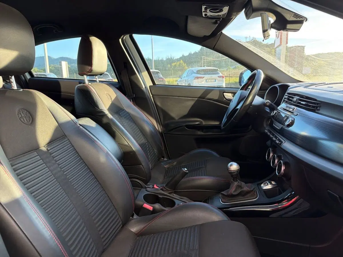 Alfa Romeo Giulietta usata a Siena (10)