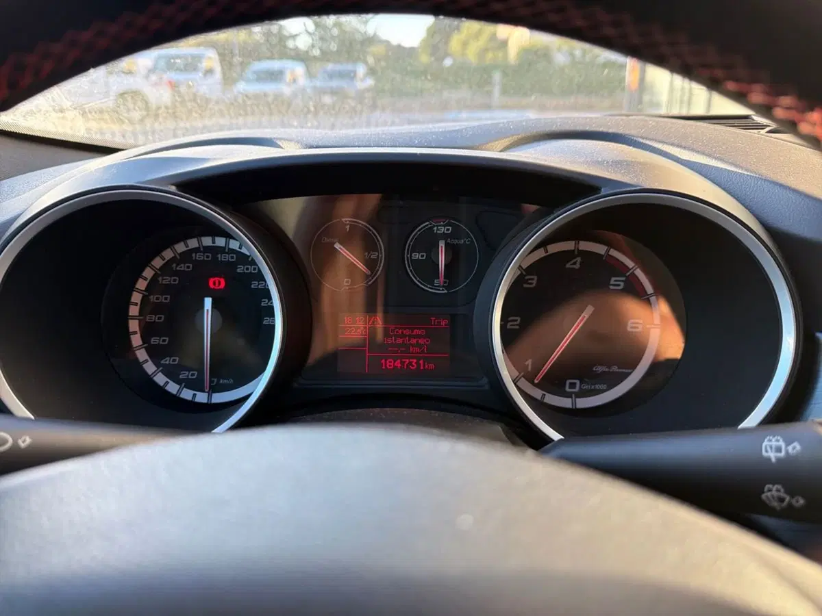 Alfa Romeo Giulietta usata a Siena (16)
