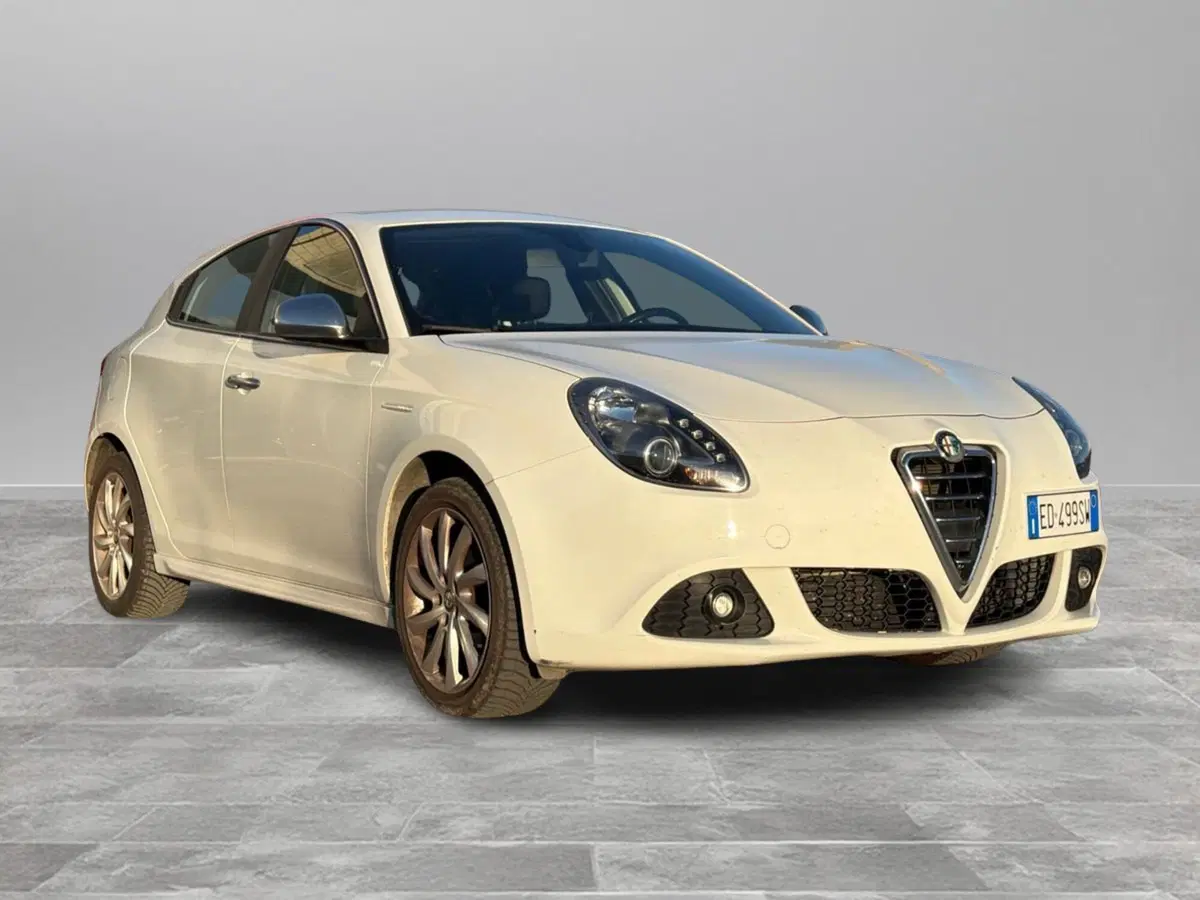 Alfa Romeo Giulietta usata a Siena (2)